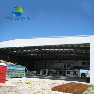 Almacén de estructura de acero industrial con pendiente de techo del 10% y aislamiento de lana de vidrio / lana de roca