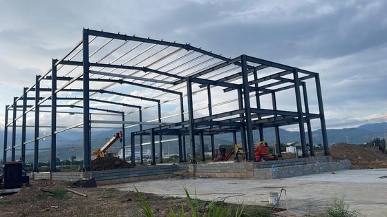 Construcción prefabricada de estructuras industriales de acero