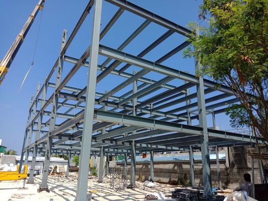 Edificios estructurales de acero H fuerte soldado con armadura de acero / panel sándwich