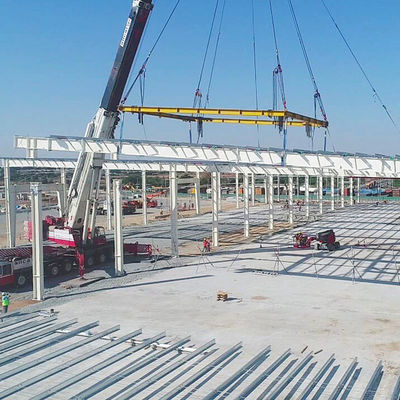 Edificio prefabricado con paneles solares para taller industrial con conexión atornillada/soldada