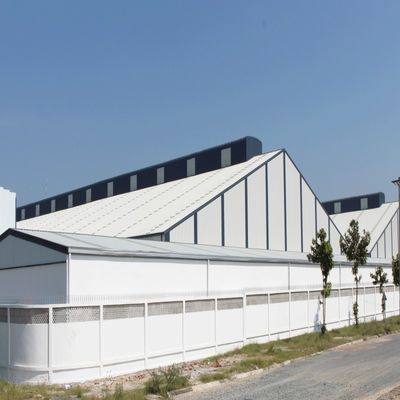 Marco de acero estructuras prefabricadas de acero con conexión de tornillo y aluminio aleación ventanas