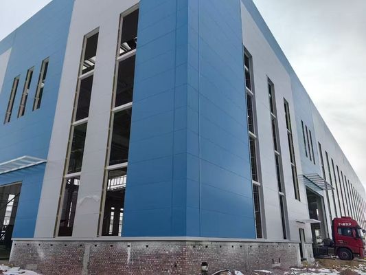 Construcción prefabricada de una estructura de acero robusta y práctica