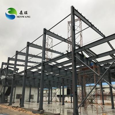 Almacén de estructura de acero personalizado con acabado galvanizado y techo de panel sándwich
