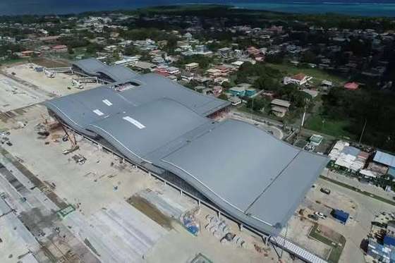 Almacén de estructura de acero con arriostramiento angular, arriostramiento de barras de acero redondas y arriostramiento de tubos de acero para soluciones de almacenamiento duraderas