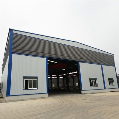 Almacén con estructura de acero galvanizado con nivel de granallado Sa 2.5 y grado de material europeo S235 & S355