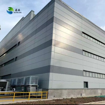 Almacén de estructura de acero con tamaños personalizados, acero de grado Q235 Q355 y diseño de techo inclinado