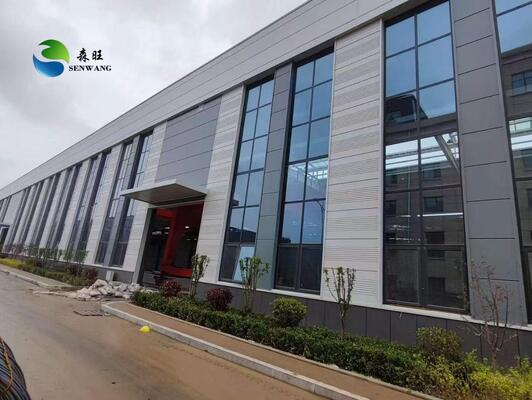 Almacén de estructura de acero duradero con una vida útil de 50 años AWS D1.1 estándar de soldadura y tubo de PVC