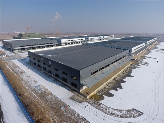 Almacén de estructura metálica de gimnasio Construido con una barra de unión de tubos circulares de acero que ofrece resistencia y fácil instalación