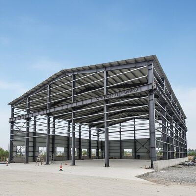 Q235B Material de acero en bruto Almacén de estructura de acero con 30% de inclinación en el techo y espacio de instalación para edificios de almacenamiento